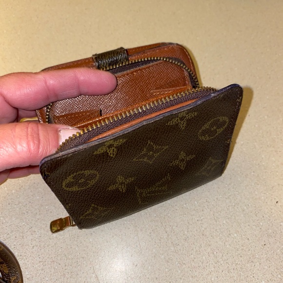 Louis Vuitton Wallet - Picture 12 of 13